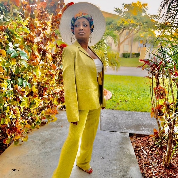 Jackets & Blazers - Professional women’s pants suit green